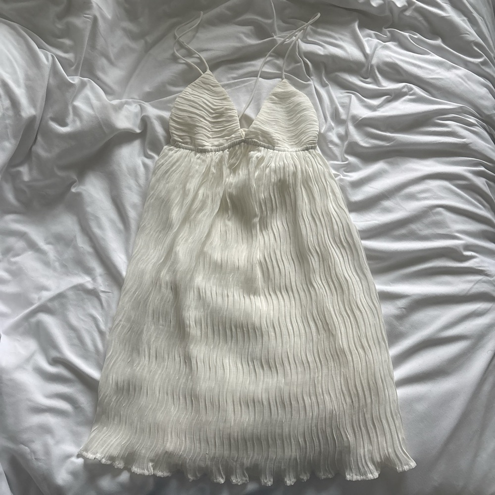 Elegant White Pleated Dress